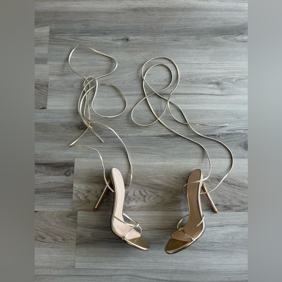 Femme Los Angeles 38/7 Gold Strappy Open Toe Heels - Picture 1 of 6